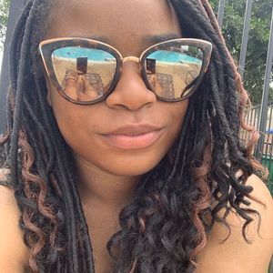 Meet your Posher, Ashley